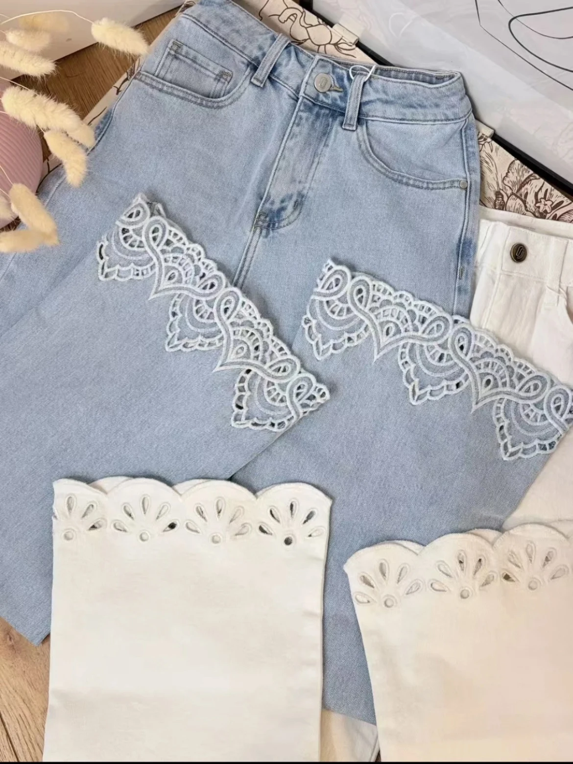 Heidd Slim Fit Embroidered Hollow out Flower Denim Jeans High Waist Cotton Spring Summer Ladies Fashion Tapered Flared Jeans
Heidd Slim Fit Embroidered Hollow out Flower Denim Jeans High Waist Cotton Spring Summer Ladies Fashion Tapered Flared Jeans