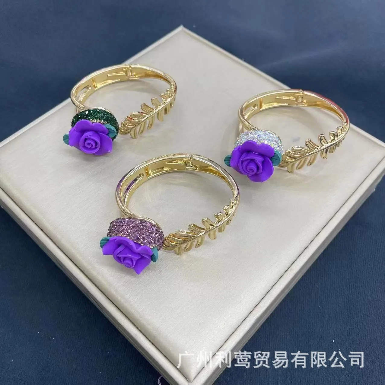 handmade soft pottery antique purple bracelet fashionable women's personality niche versatile white high-end fashion
handmade soft pottery antique purple bracelet fashionable women's personality niche versatile white high-end fashion