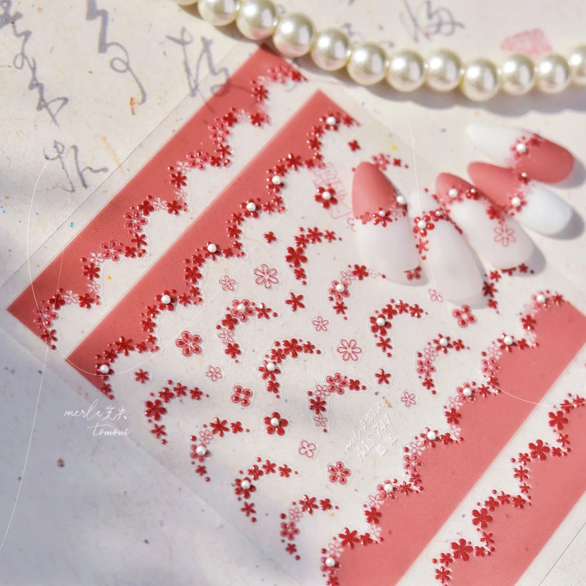 Embossed Floral French Nail Stickers – Elegant Versatile Fake Nails for Women, Wedding Party Daily Decoration
Embossed Floral French Nail Stickers – Elegant Versatile Fake Nails for Women, Wedding Party Daily Decoration