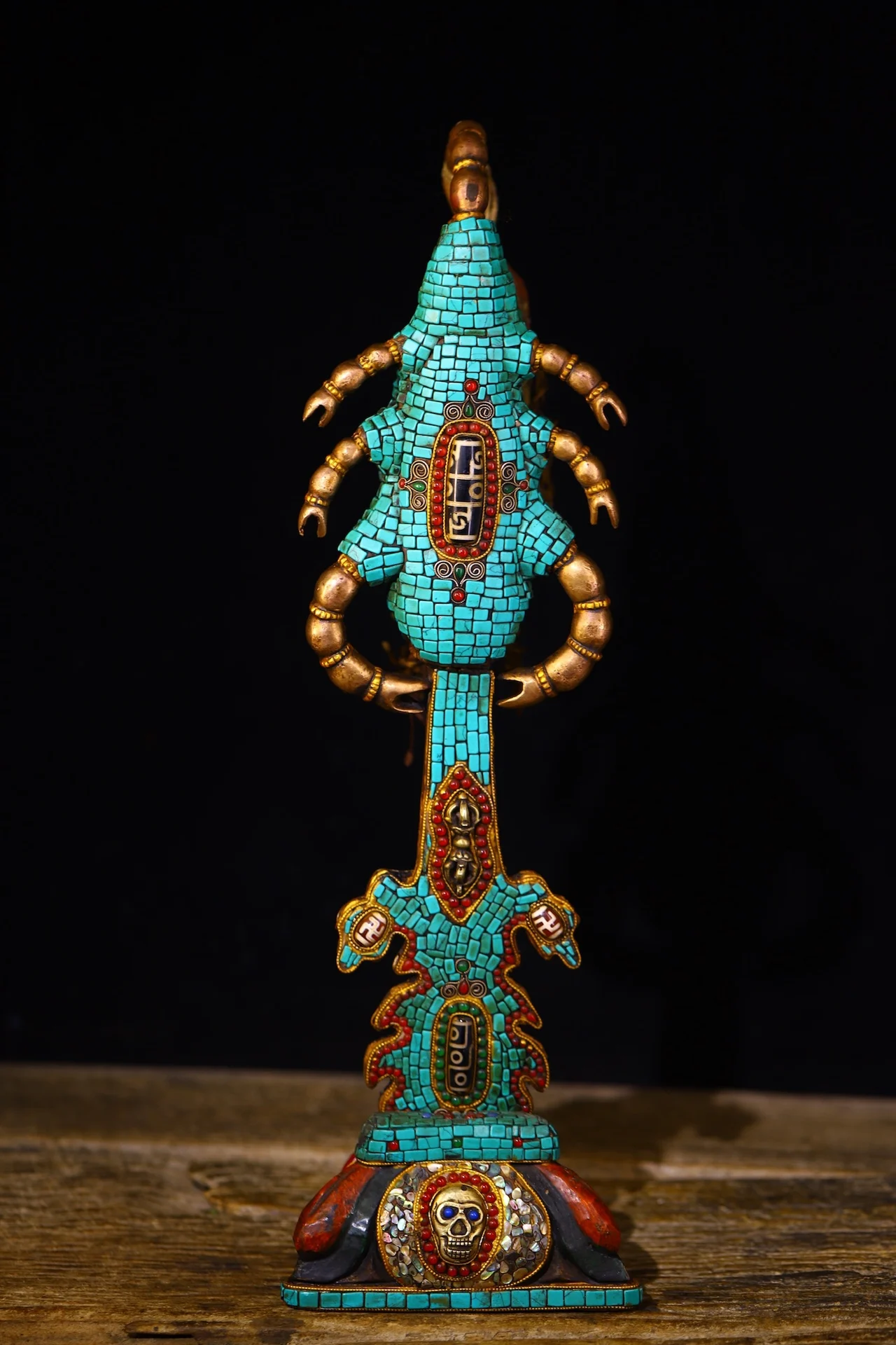 13"Tibetan Temple Collection Old Tiantie Mosaic Gem gZi Beads Turquoise Scorpion Manjusri Sword Vajra Phurba Base Worship Hall
13"Tibetan Temple Collection Old Tiantie Mosaic Gem gZi Beads Turquoise Scorpion Manjusri Sword Vajra Phurba Base Worship Hall