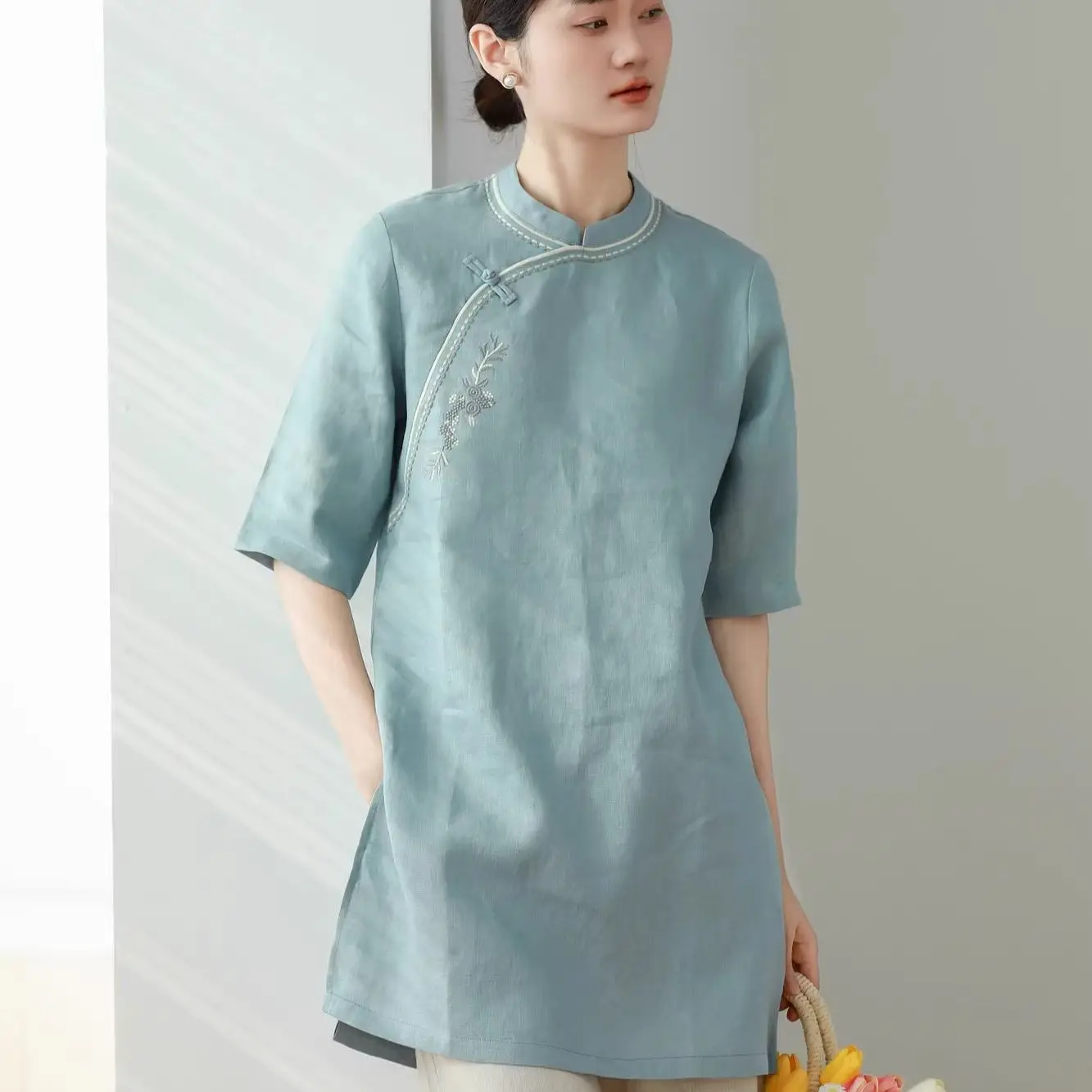 Ladies plus Size Cotton Linen Shirt Spring Summer New Style Embroidered Mid-Length Outerwear Button-Up Traditional Chinese Style
Ladies plus Size Cotton Linen Shirt Spring Summer New Style Embroidered Mid-Length Outerwear Button-Up Traditional Chinese Style