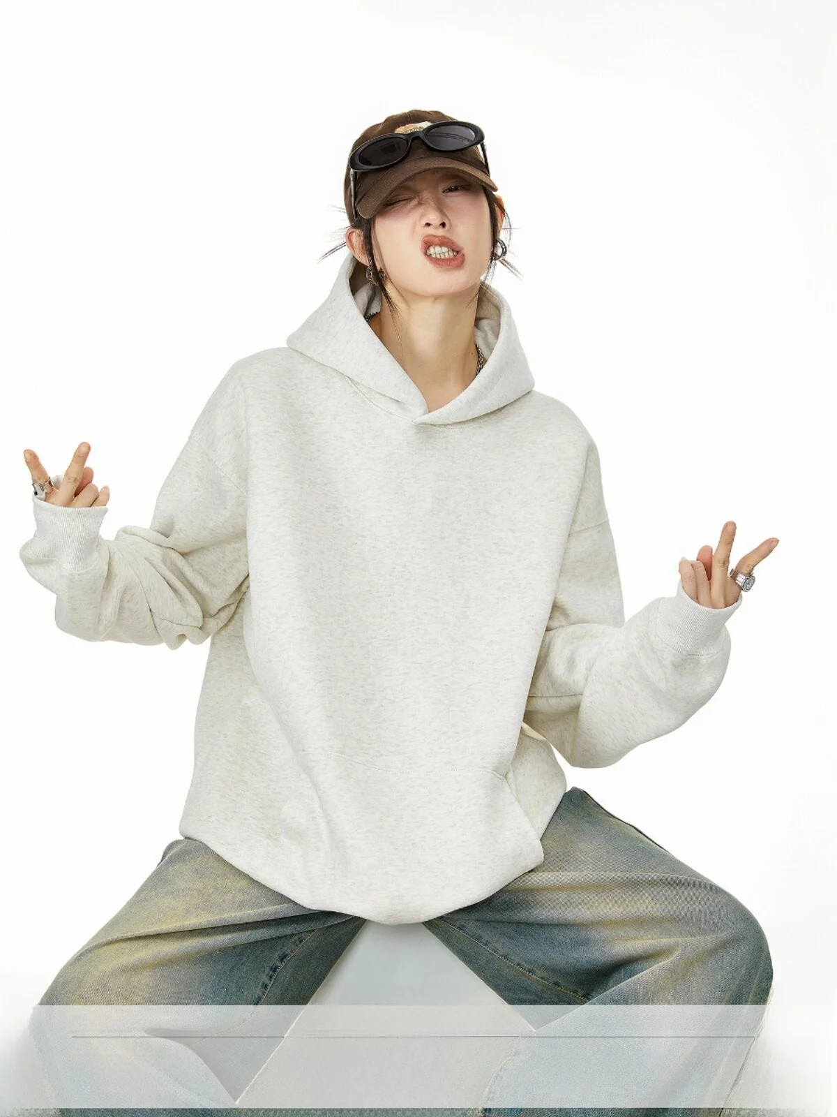 Gray Hoodie Women's Loose Shape Casual Hooded Sweatshirt Outerwear Top Lazy Style Spring Season Cotton Polyester Blend
Gray Hoodie Women's Loose Shape Casual Hooded Sweatshirt Outerwear Top Lazy Style Spring Season Cotton Polyester Blend