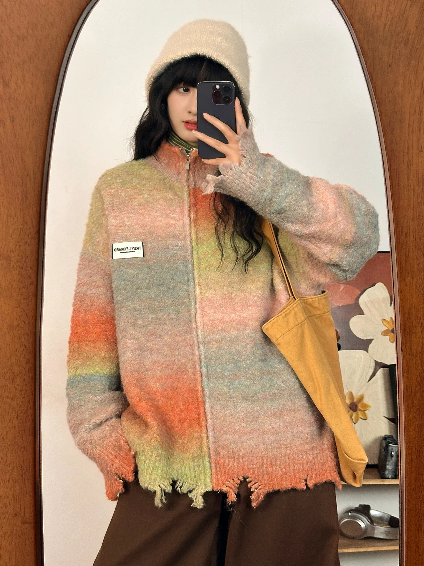 Ретро-американский вязаный свитер с воротником-стойкой на молнии для женщин, осенне-зимний, с рваным краем, в уличном стиле
Ретро-американский вязаный свитер с воротником-стойкой на молнии для женщин, осенне-зимний, с рваным краем, в уличном стиле