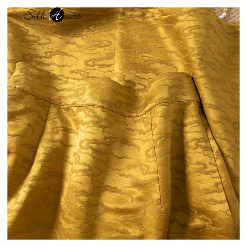 Luxurious Yellow Auspicious Cloud Jacquard 100% Natural Mulberry Silk Jacquard Satin Elastic Waist Women's Fashionable Skirt
Luxurious Yellow Auspicious Cloud Jacquard 100% Natural Mulberry Silk Jacquard Satin Elastic Waist Women's Fashionable Skirt