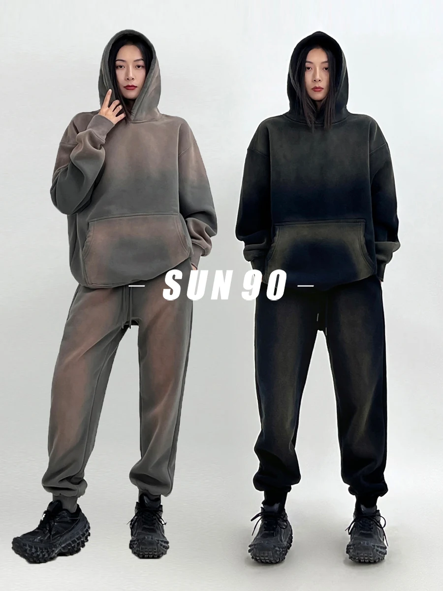 Спортивный комплект Sun90 в американском стиле для женщин: модный оверсайз-костюм из двух предметов с градиентным цветом и эффектом «сладкий и острый» стиля
Спортивный комплект Sun90 в американском стиле для женщин: модный оверсайз-костюм из двух предметов с градиентным цветом и эффектом «сладкий и острый» стиля