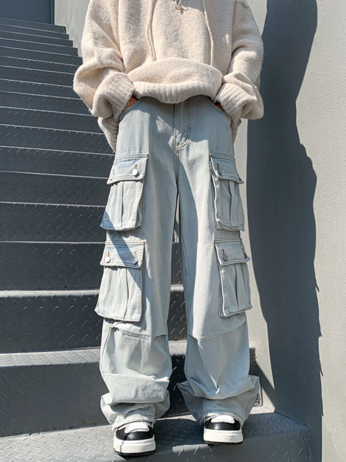American Style Street Hip Hop Workwear Jeans Men Loose High Street Design Multi Pocket Trendy Brand Wide Leg Long Pants
American Style Street Hip Hop Workwear Jeans Men Loose High Street Design Multi Pocket Trendy Brand Wide Leg Long Pants