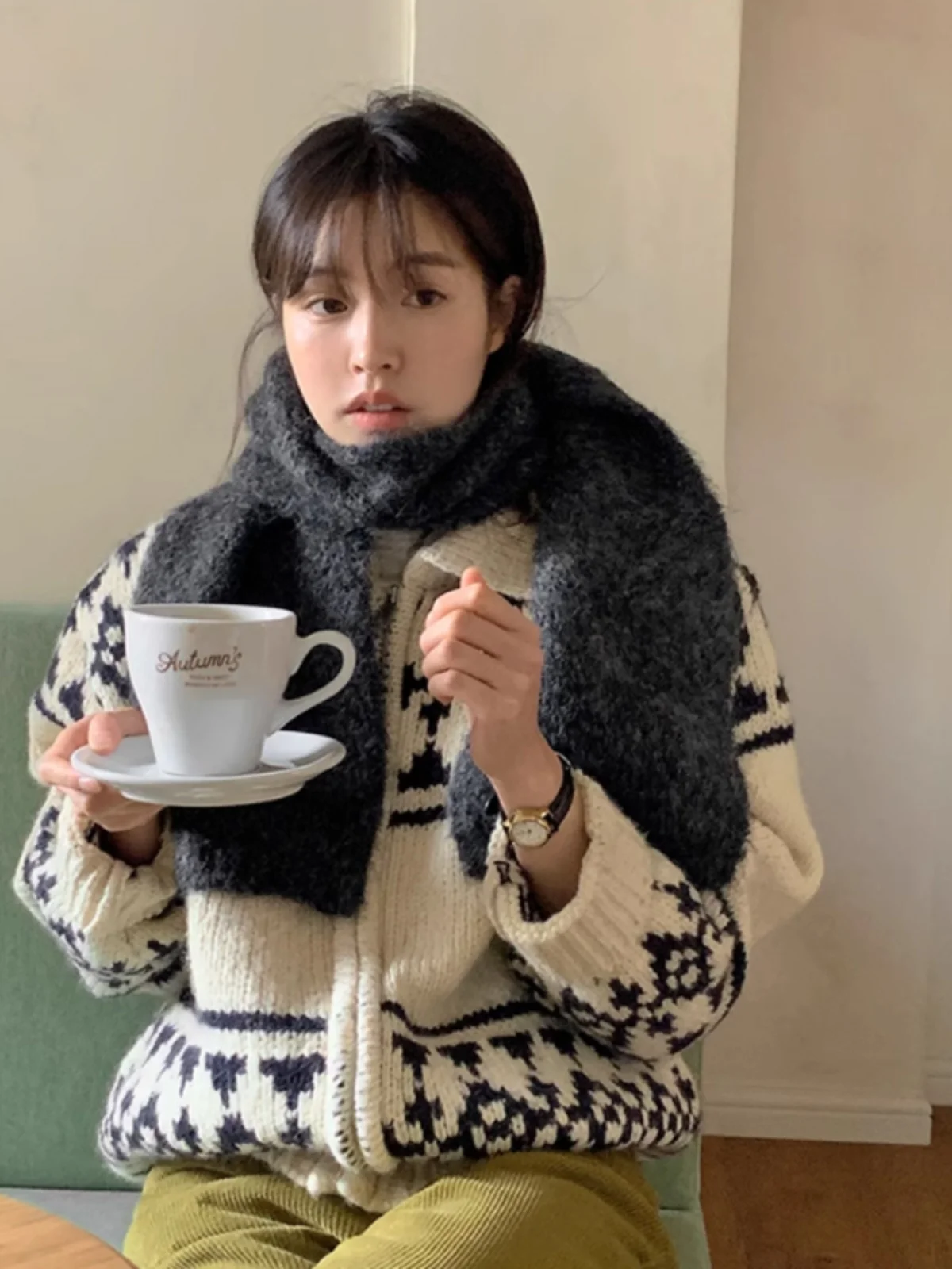 Retro Floral Embroidery Zipper Design Girl's Knitted Sweater Coat Casual Long Sve Doll Collar Open Cardigan Korean Sle Top 
Retro Floral Embroidery Zipper Design Girl's Knitted Sweater Coat Casual Long Sve Doll Collar Open Cardigan Korean Sle Top