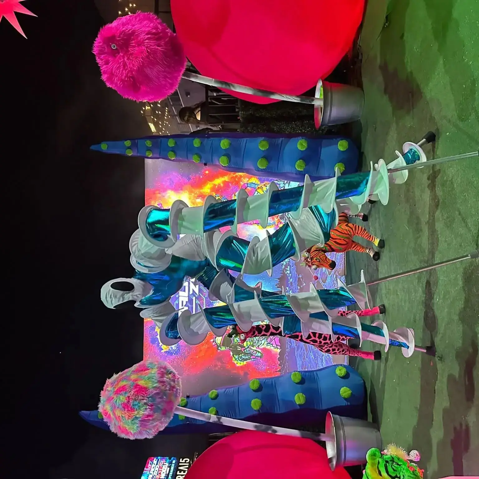 Костюм ходули на ходулях, сине-белый костюм для мероприятий на Хэллоуин, праздничное платье со стразами, праздничное шоу, танцовщица, маска, костюм
Костюм ходули на ходулях, сине-белый костюм для мероприятий на Хэллоуин, праздничное платье со стразами, праздничное шоу, танцовщица, маска, костюм