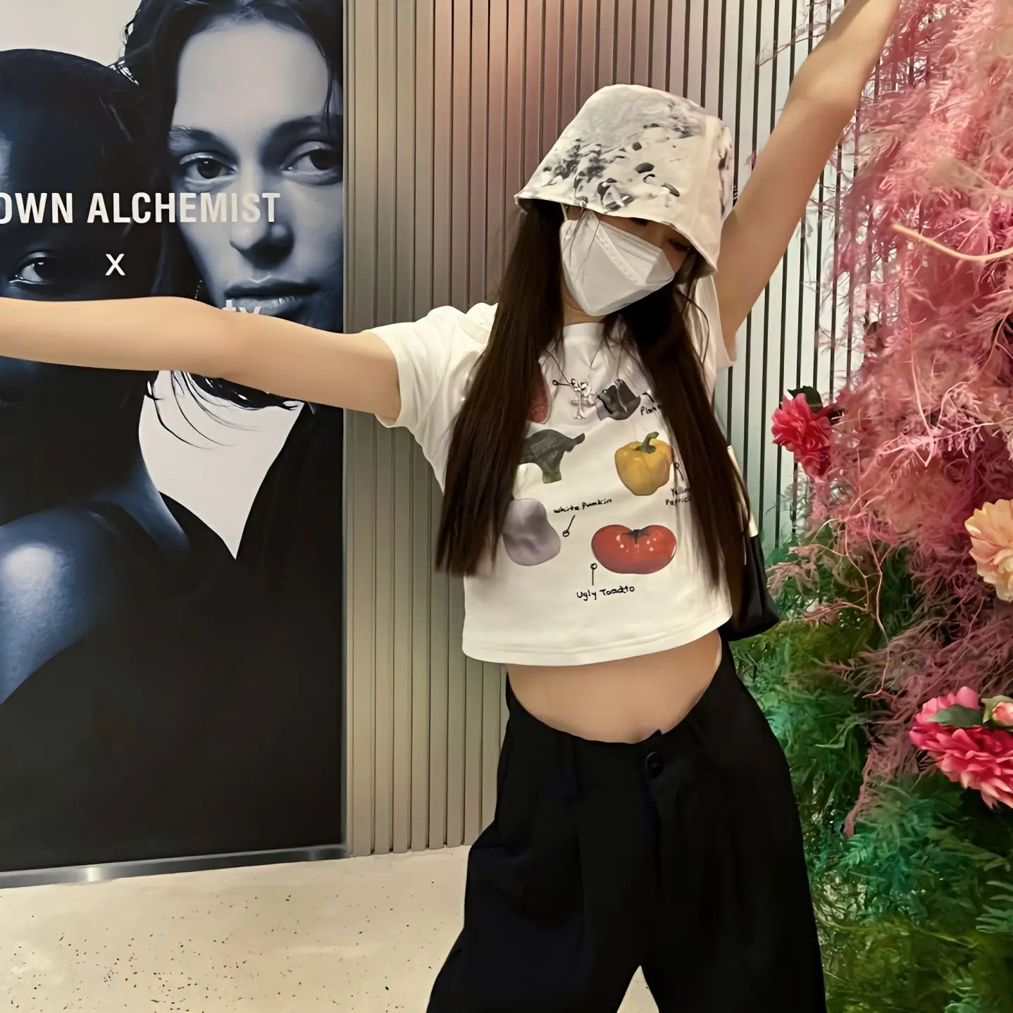 2024 Summer Round Neck Versatile New Childlike Print Niche Design Personalized Korean Version Ins Slim Women's Model Y2k Tops
2024 Summer Round Neck Versatile New Childlike Print Niche Design Personalized Korean Version Ins Slim Women's Model Y2k Tops
