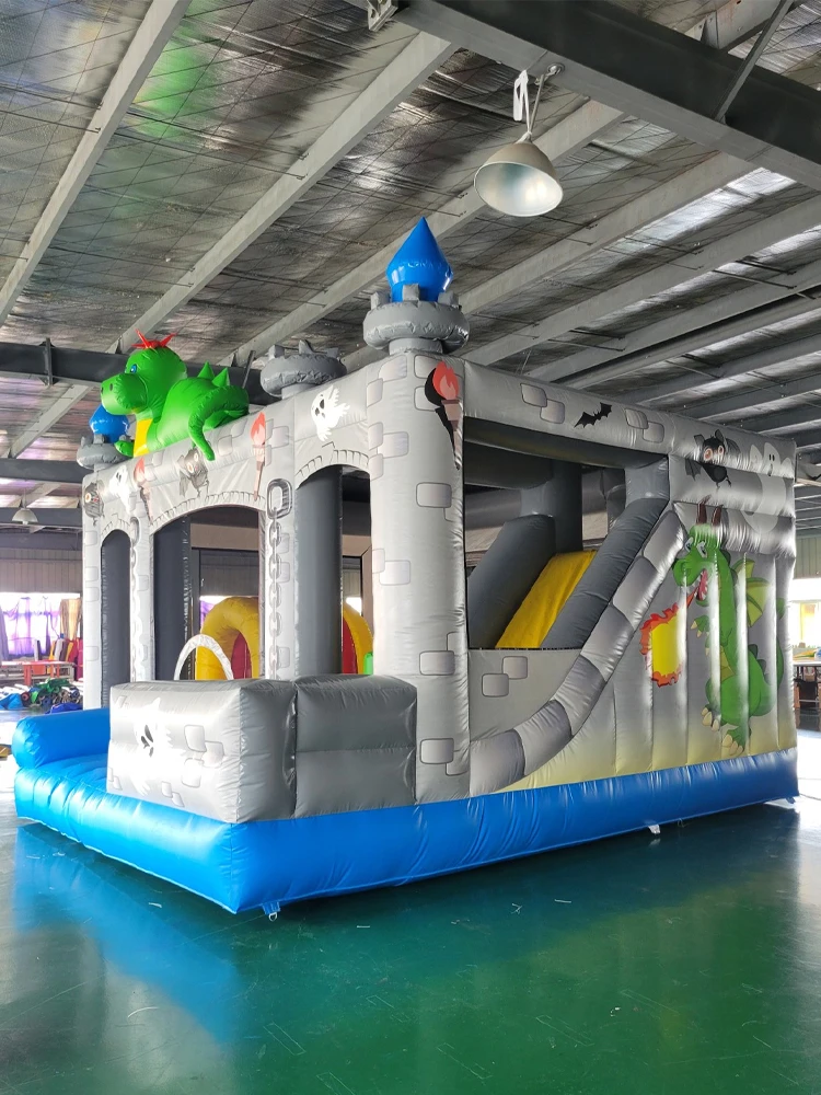 Надувной батут мира динозавров. Надувной дом содержит препятствия и предметные слайды внутри.
Надувной батут мира динозавров. Надувной дом содержит препятствия и предметные слайды внутри.