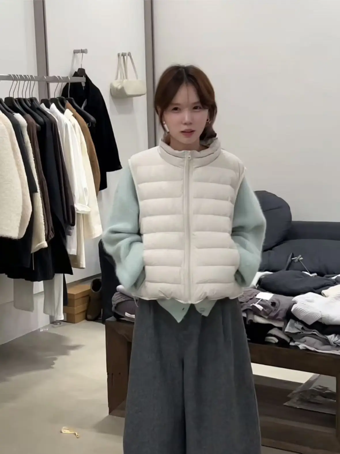 Faionable Stand Collar Svel ort Jaet Women's Autumn Winter New Design Dumpling Skin down Vest Stand Fit Zipper...
Faionable Stand Collar Svel ort Jaet Women's Autumn Winter New Design Dumpling Skin down Vest Stand Fit Zipper...