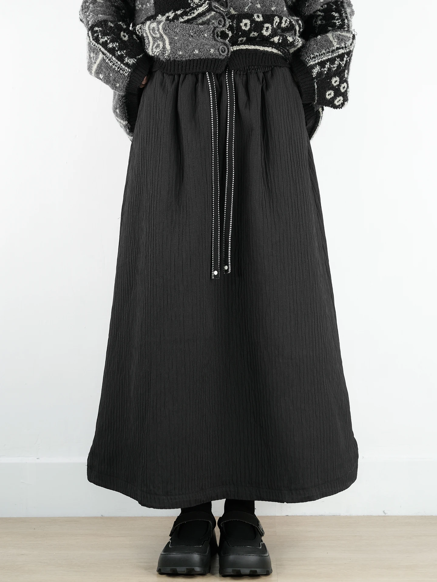 Новая зимняя юбка Lvrn в простом стиле, средней длины, с плиссировкой, повседневная, черная, длинная, для женщин, с высокой талией, из полиэстера и хлопка
Новая зимняя юбка Lvrn в простом стиле, средней длины, с плиссировкой, повседневная, черная, длинная, для женщин, с высокой талией, из полиэстера и хлопка