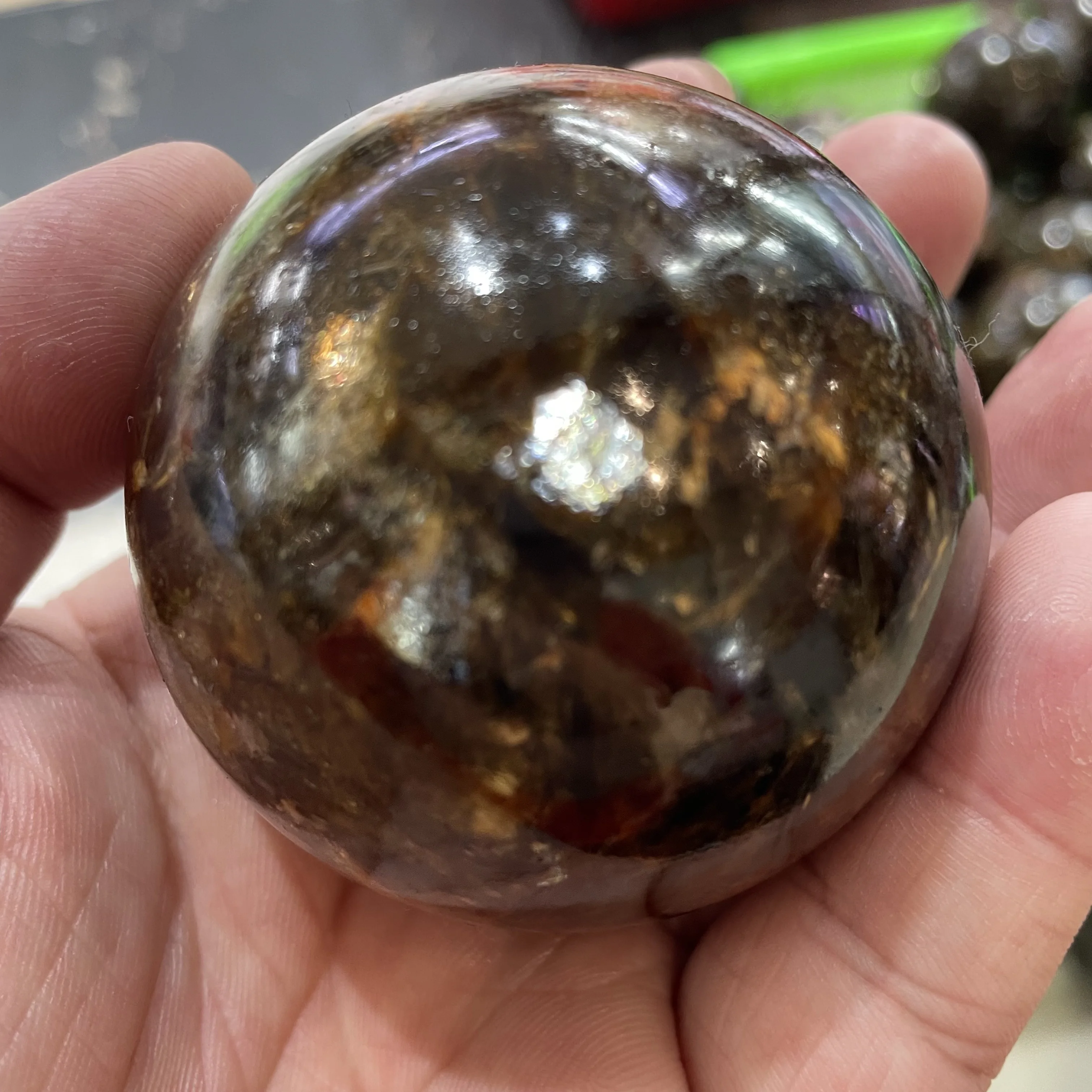 6-7cm Real Genuine Natural Mica Gemstones Gold Lepidolite Lithium Crystal Sphere Luminous Ball Decorations Minerals Collection
6-7cm Real Genuine Natural Mica Gemstones Gold Lepidolite Lithium Crystal Sphere Luminous Ball Decorations Minerals Collection