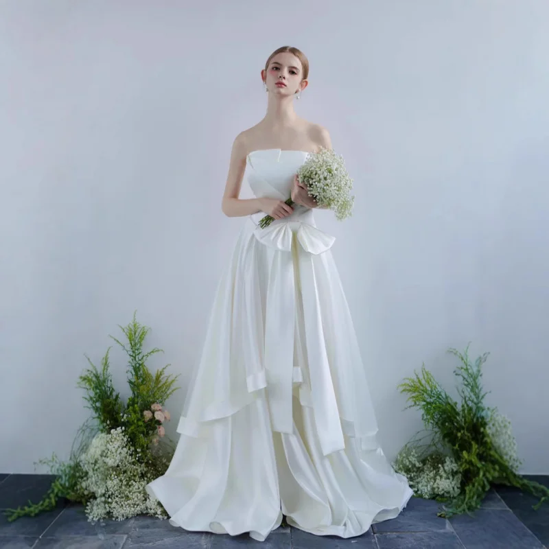 New French Elegant Princess Style Strapless Slimming Satin Wedding Dress Outdoor Lawn Travel Photo Sweet Puffy Gown
New French Elegant Princess Style Strapless Slimming Satin Wedding Dress Outdoor Lawn Travel Photo Sweet Puffy Gown