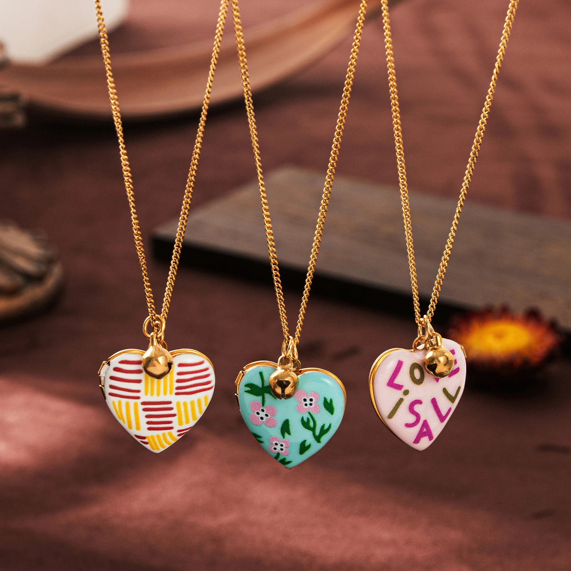Ins Simple Drip Oil Love Opening Photo Album Necklace Hot Selling Adjustable Necklace Gold Plated Color Preserved
Ins Simple Drip Oil Love Opening Photo Album Necklace Hot Selling Adjustable Necklace Gold Plated Color Preserved