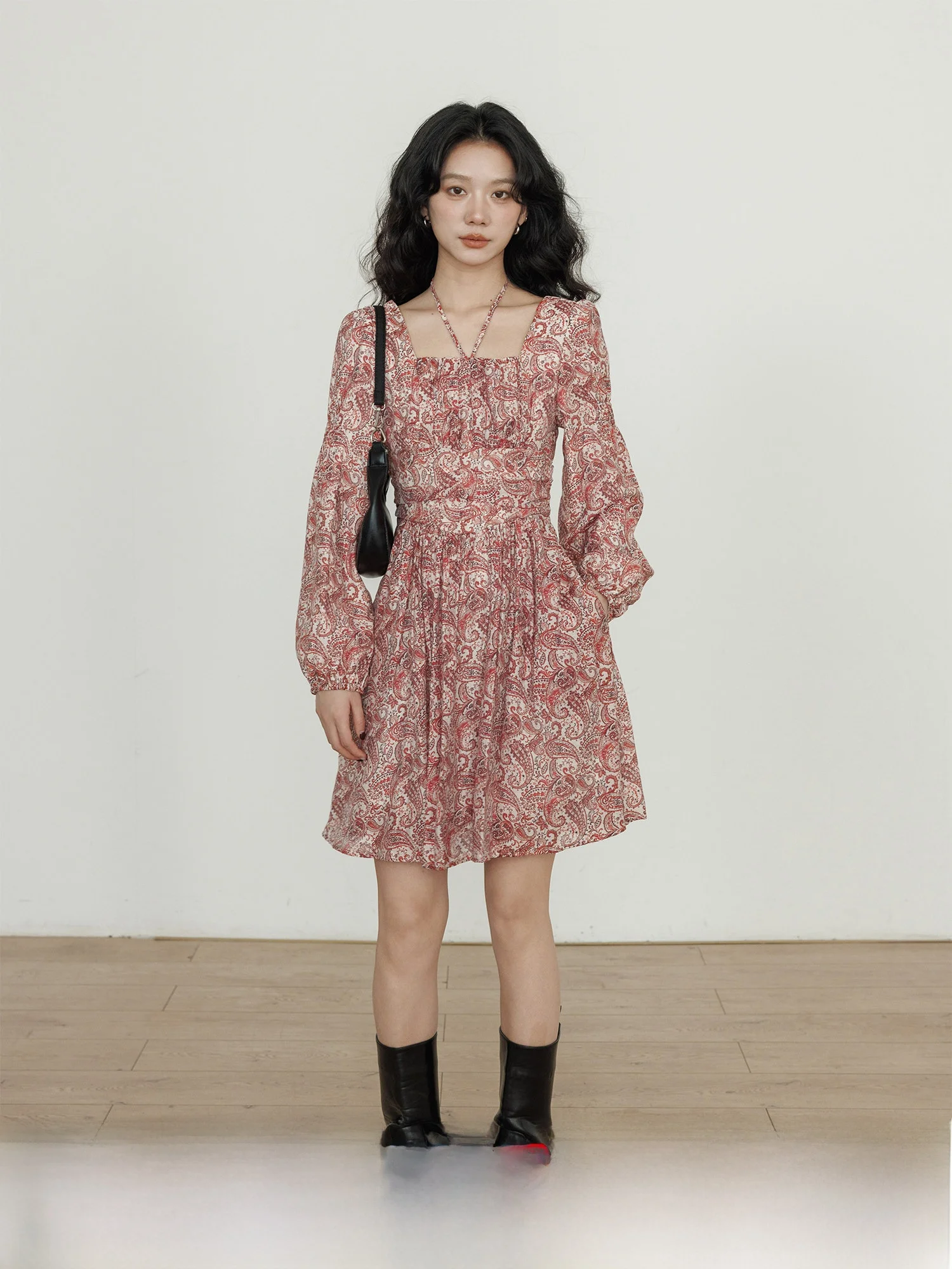 Весенняя женская повседневная блузка-платье с квадратным вырезом, приталенная, А-силуэт, в художественном стиле
Весенняя женская повседневная блузка-платье с квадратным вырезом, приталенная, А-силуэт, в художественном стиле