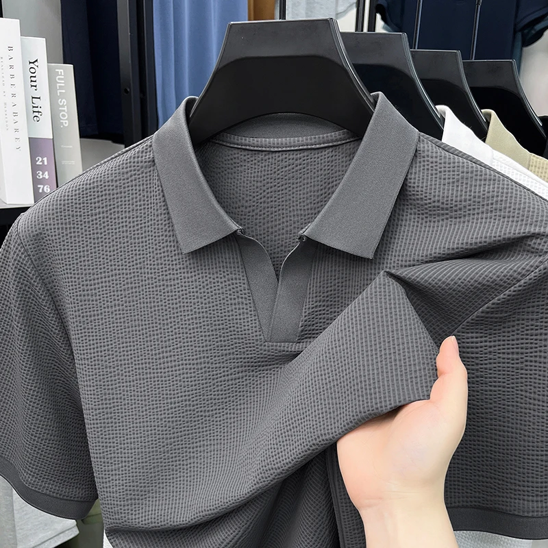 High End Seagull Collar Polo Shirt Men's Short Sleeved T-shirt 2026 New Summer Lapel Loose Top Men's Style
High End Seagull Collar Polo Shirt Men's Short Sleeved T-shirt 2026 New Summer Lapel Loose Top Men's Style