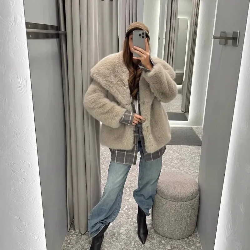 Faux Fur Coat Women Solid Fur Jacket Turn Down Collar Long Sleeve Single Breasted Loose Thick Warm Fur Casual
Faux Fur Coat Women Solid Fur Jacket Turn Down Collar Long Sleeve Single Breasted Loose Thick Warm Fur Casual