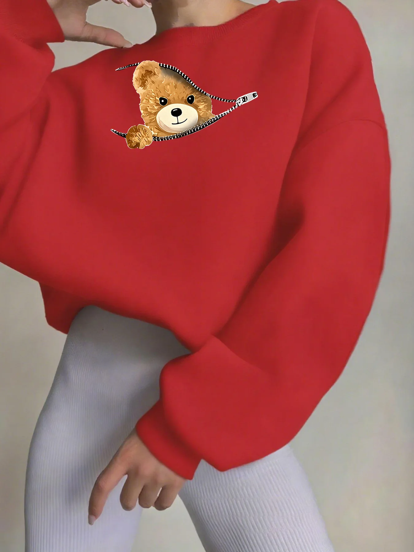 Women's autumn and winter loose casual cartoon zipper bear pattern printed velvet long sleeved round neck sweatshirt pullover
Women's autumn and winter loose casual cartoon zipper bear pattern printed velvet long sleeved round neck sweatshirt pullover