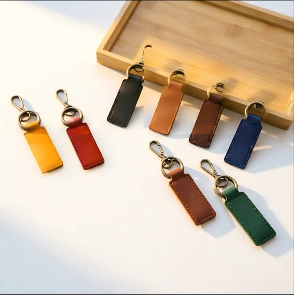 Personality Texture Retro Keychain Popular Leather Car Oxhide Keyring Street Stall Person Bag Pendant Wholesale Souvenir Gift
Personality Texture Retro Keychain Popular Leather Car Oxhide Keyring Street Stall Person Bag Pendant Wholesale Souvenir Gift