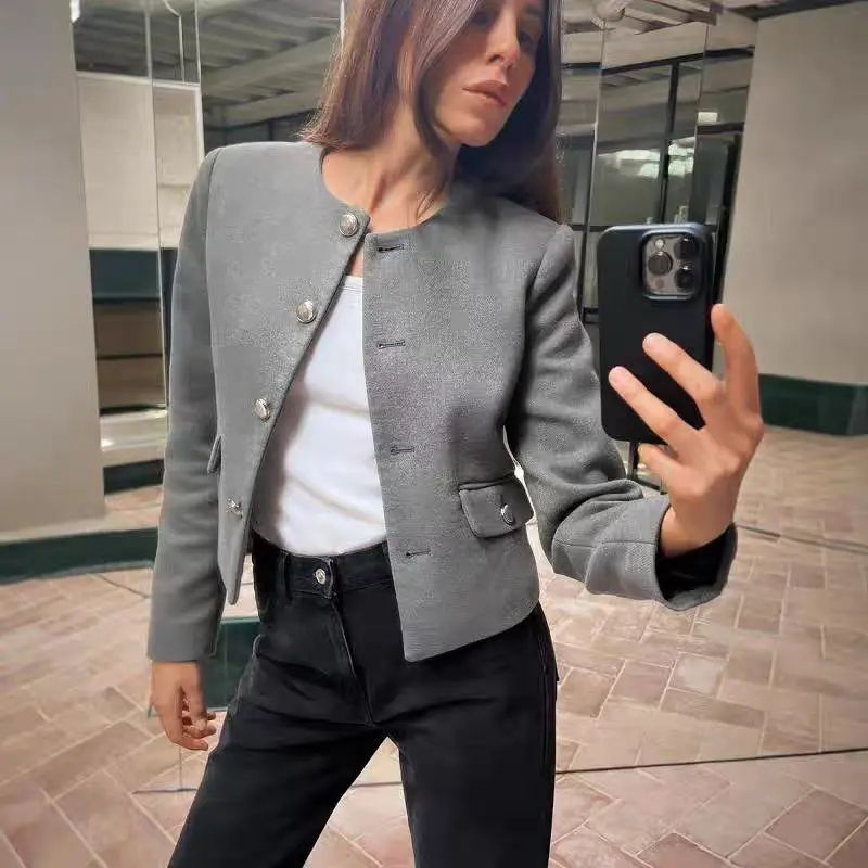 YY0282 Autumn/Winter New Women's Long Sleeve Shoulder Pad Metal Button Casual Small Fragrant Style Suit Coat
YY0282 Autumn/Winter New Women's Long Sleeve Shoulder Pad Metal Button Casual Small Fragrant Style Suit Coat