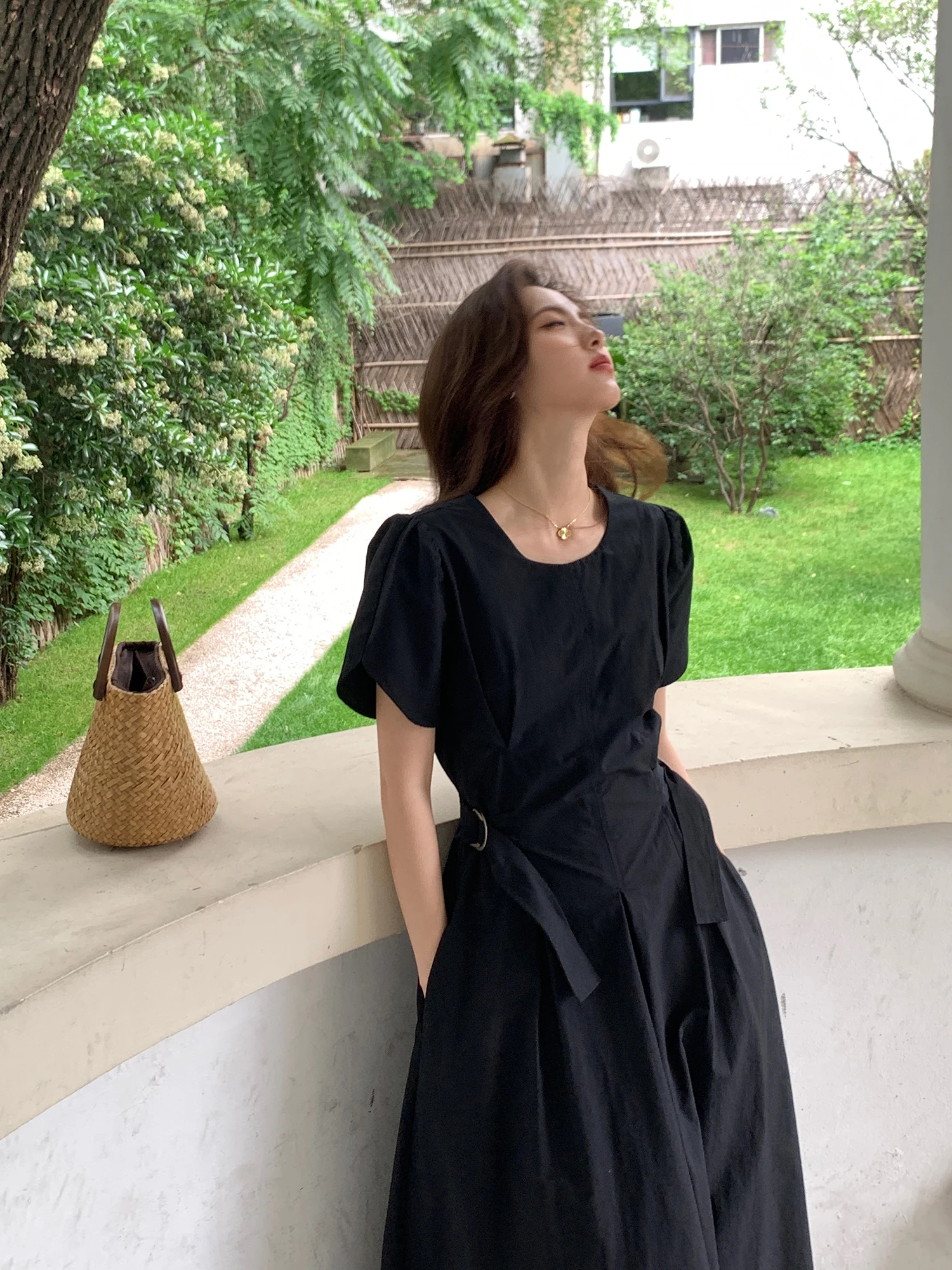 Retro Waist-Cinching Dress Women's Bubble Sleeve Summer Meat Conceal Slimming Elegant Simple Midi Dress Cotton Blend Short Sl...
Retro Waist-Cinching Dress Women's Bubble Sleeve Summer Meat Conceal Slimming Elegant Simple Midi Dress Cotton Blend Short Sl...
