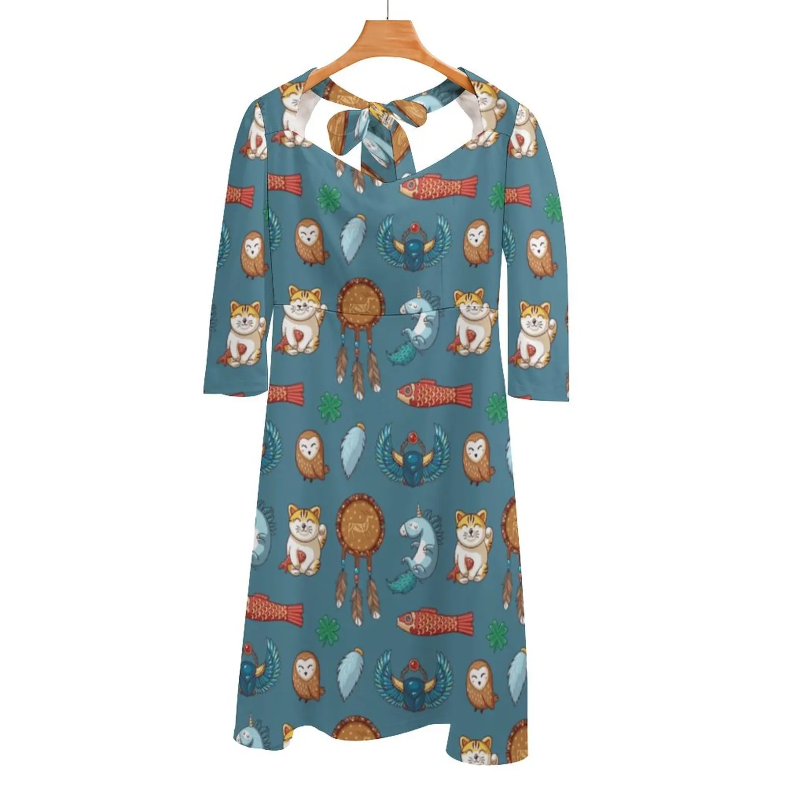 Платье с квадратным вырезом на завязках с открытой спиной
Платье с квадратным вырезом на завязках с открытой спиной