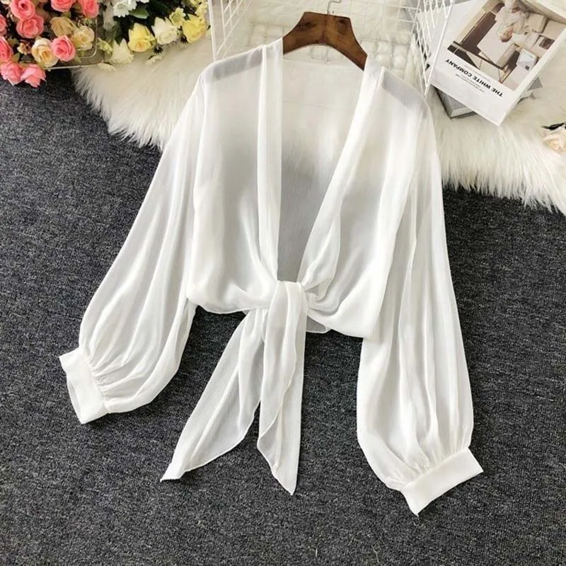 Sunscreen Coats Women's Fashion New Shawl Outside Summer Thin Breathable Ice Silk Sun-protective Clothing Fashion New Products
Sunscreen Coats Women's Fashion New Shawl Outside Summer Thin Breathable Ice Silk Sun-protective Clothing Fashion New Products