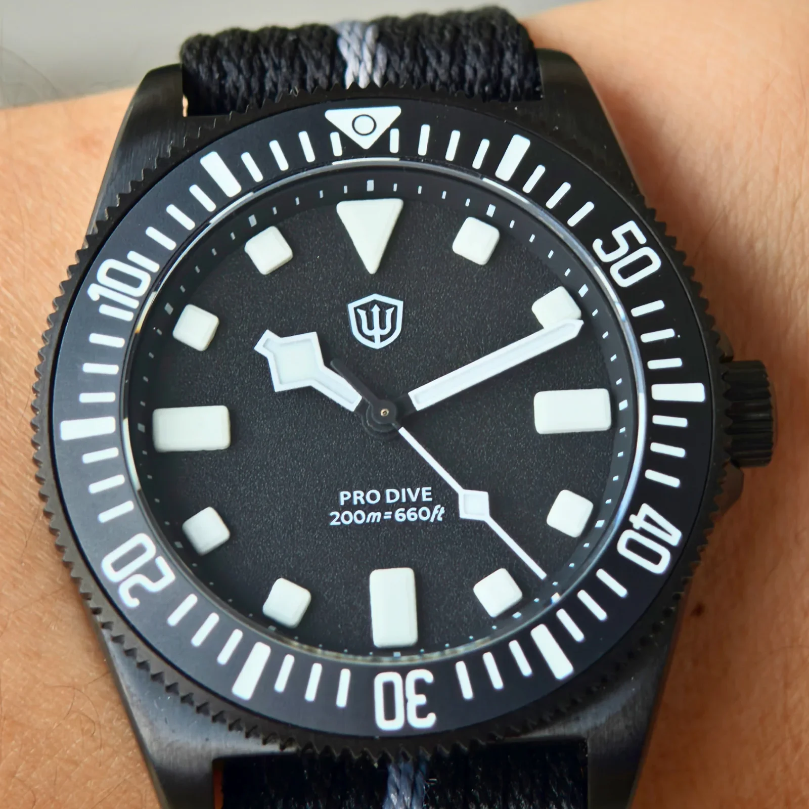 Watchdives EXD 38 мм Титановые дайверские часы VH31 Sweep Second Механизм Сапфировое стекло Светящиеся 200 м Водонепроницаемые мужские часы
Watchdives EXD 38 мм Титановые дайверские часы VH31 Sweep Second Механизм Сапфировое стекло Светящиеся 200 м Водонепроницаемые мужские часы