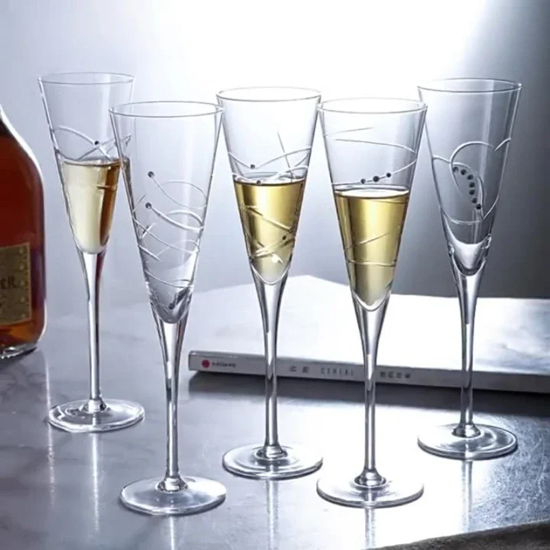 Light Luxury Style Crystal Glass Champagne Glass Carved with Diamonds Sweet Wine High Footed Cup Wedding Banquet Celebration Cup
Light Luxury Style Crystal Glass Champagne Glass Carved with Diamonds Sweet Wine High Footed Cup Wedding Banquet Celebration Cup