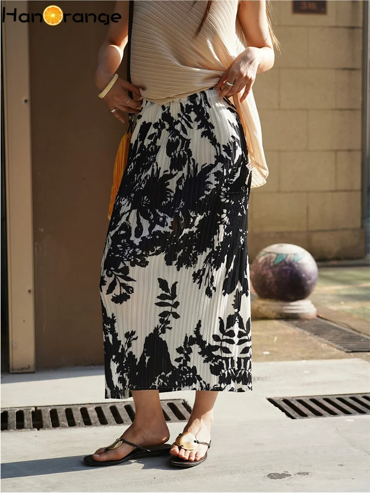 HanOrange 2025 Summer Retro Black White Leaf Print Pleated Skirt Comfortable Breathable Long Skirt
HanOrange 2025 Summer Retro Black White Leaf Print Pleated Skirt Comfortable Breathable Long Skirt