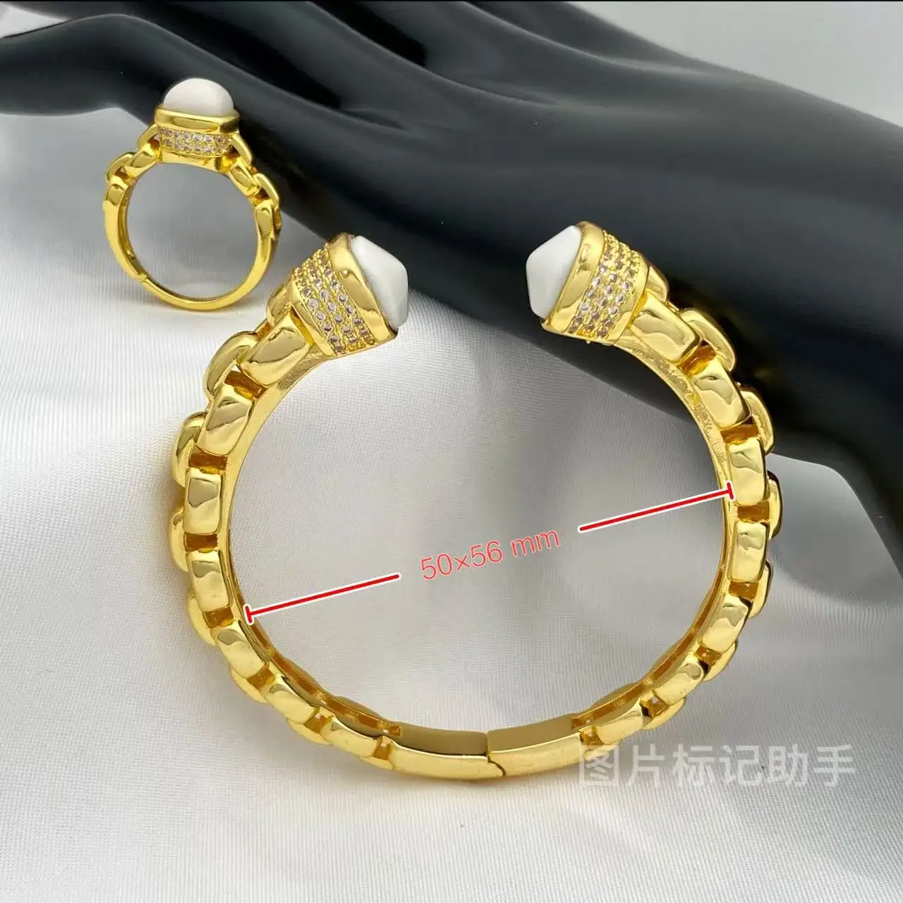 HY Hip Hop Style Open fashion jewelry collection Luxury designer Zircon bracelet ring anniversary gift for relatives and friends
HY Hip Hop Style Open fashion jewelry collection Luxury designer Zircon bracelet ring anniversary gift for relatives and friends