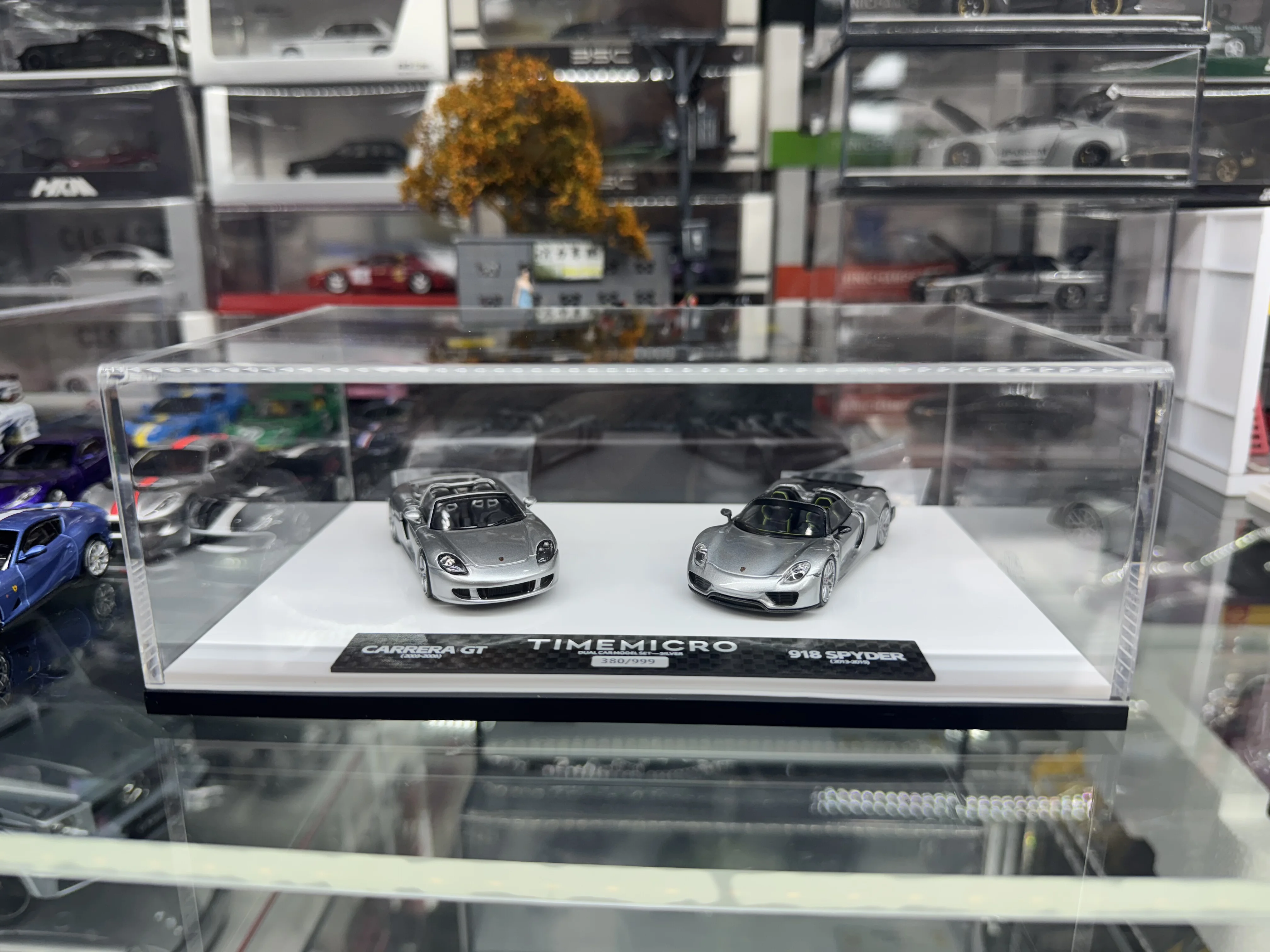 1:64Timemicro Tm Porsche 918spyder Carrera Gt Модель автомобиля из сплава с двойными рукавами
1:64Timemicro Tm Porsche 918spyder Carrera Gt Модель автомобиля из сплава с двойными рукавами