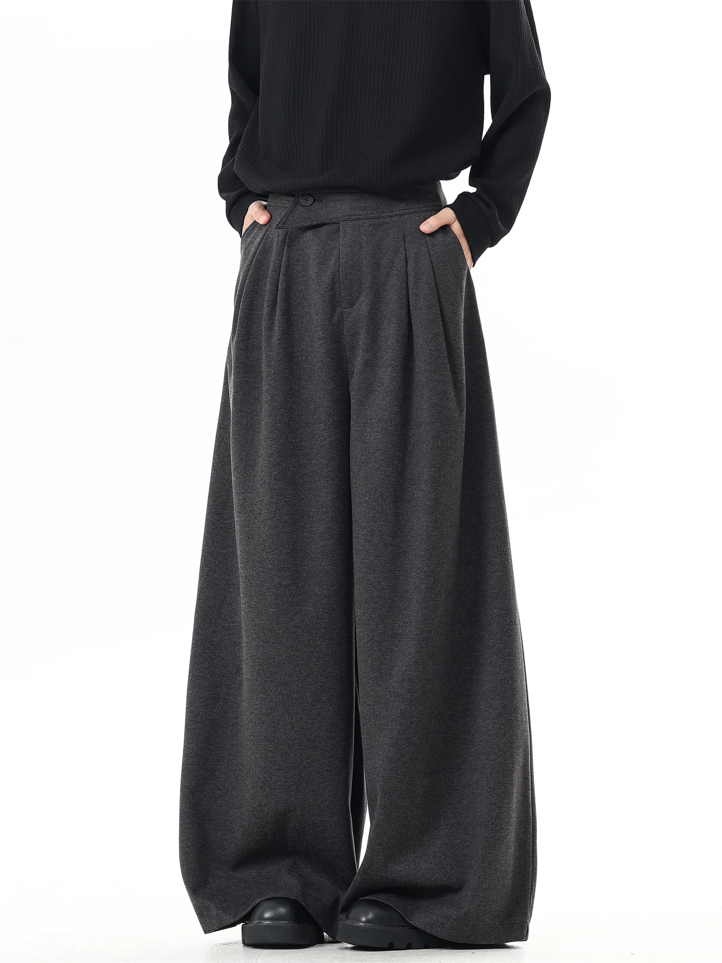 Мужские повседневные брюки-палаццо в стиле ретро, плотные, осенне-зимние, плиссированные, универсальные, с эффектом стройности
Мужские повседневные брюки-палаццо в стиле ретро, плотные, осенне-зимние, плиссированные, универсальные, с эффектом стройности