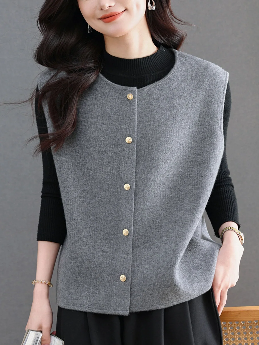 Модный женский вязаный жилет из чистой шерсти без рукавов с круглым вырезом, весенний топ для многослойных образов, новинка 2026 года, повседневная одежда
Модный женский вязаный жилет из чистой шерсти без рукавов с круглым вырезом, весенний топ для многослойных образов, новинка 2026 года, повседневная одежда