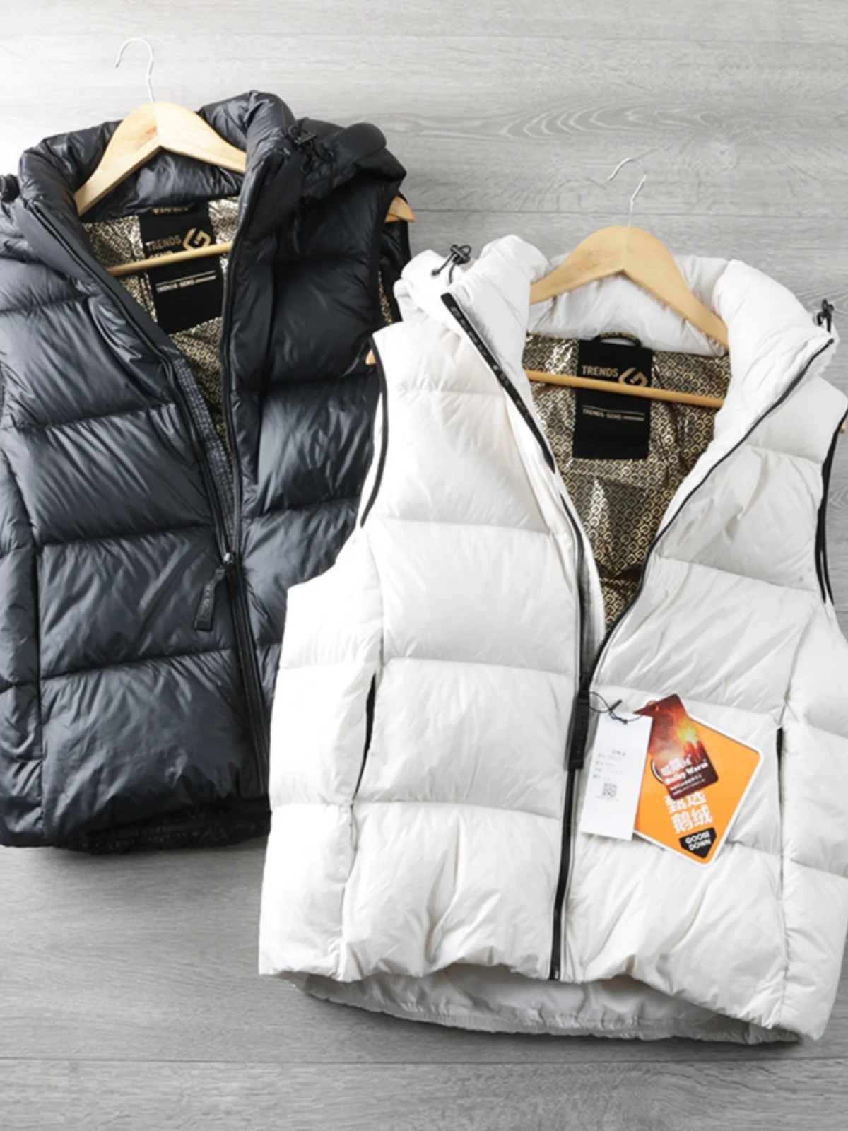 Thiened, большой пушистый 90, белый гусиный пух, светоотражающий тепловой зимний жилет для пар, с капюшоном, модный городской жилет, подставка
Thiened, большой пушистый 90, белый гусиный пух, светоотражающий тепловой зимний жилет для пар, с капюшоном, модный городской жилет, подставка