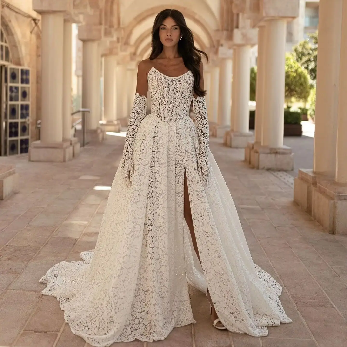 Gorgeous Ball Gown Wedding Dresses Appliques Flowers Lace O-Neck Side Slit Bridal Gown Court Train Vestido De Noiva Customized
Gorgeous Ball Gown Wedding Dresses Appliques Flowers Lace O-Neck Side Slit Bridal Gown Court Train Vestido De Noiva Customized