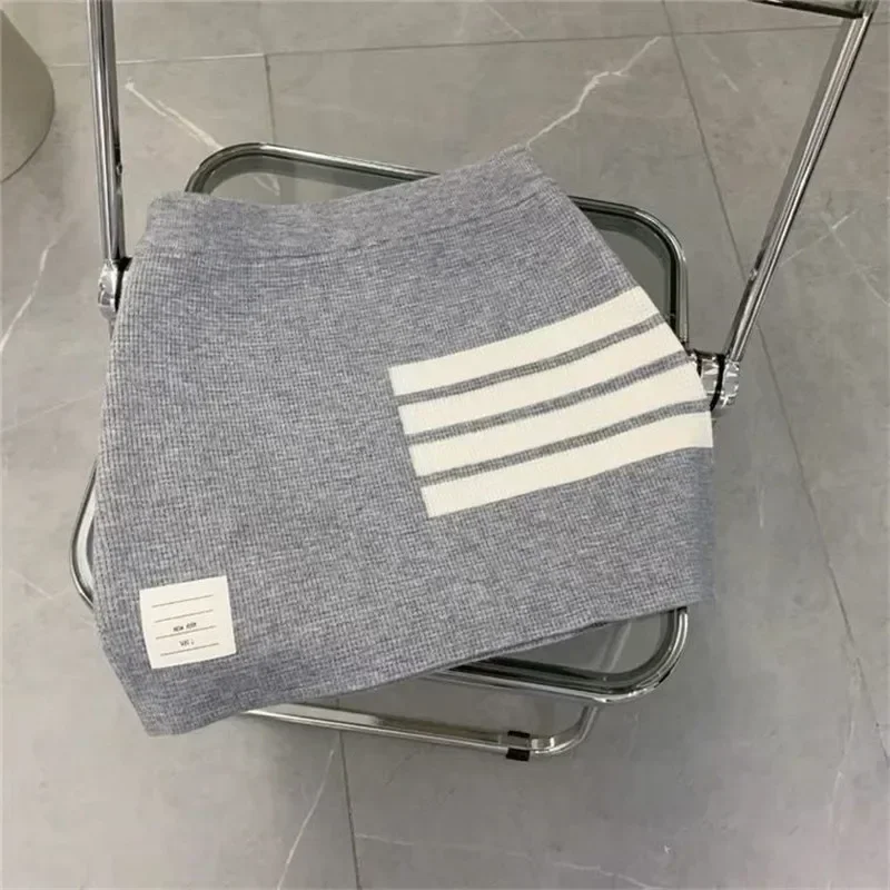 2025 Spring Women Golf Wear Sports Hot Skirts Loose Tennis Skorts MINI Skirts Slimming Casual Pants Knitted Skirts For Women
2025 Spring Women Golf Wear Sports Hot Skirts Loose Tennis Skorts MINI Skirts Slimming Casual Pants Knitted Skirts For Women