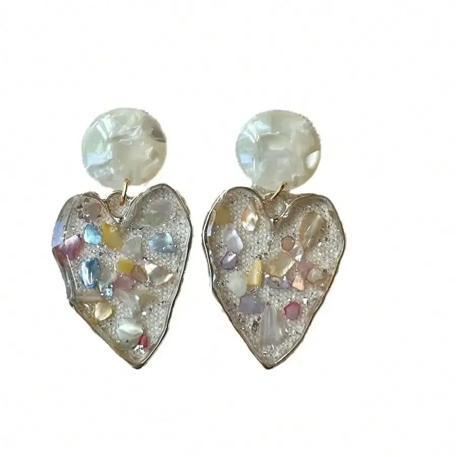 Heart Shape Clip Earrings With Sequins And Dried Flowers, White Water Ripple Design, Casual Vintage Style For Women
Heart Shape Clip Earrings With Sequins And Dried Flowers, White Water Ripple Design, Casual Vintage Style For Women