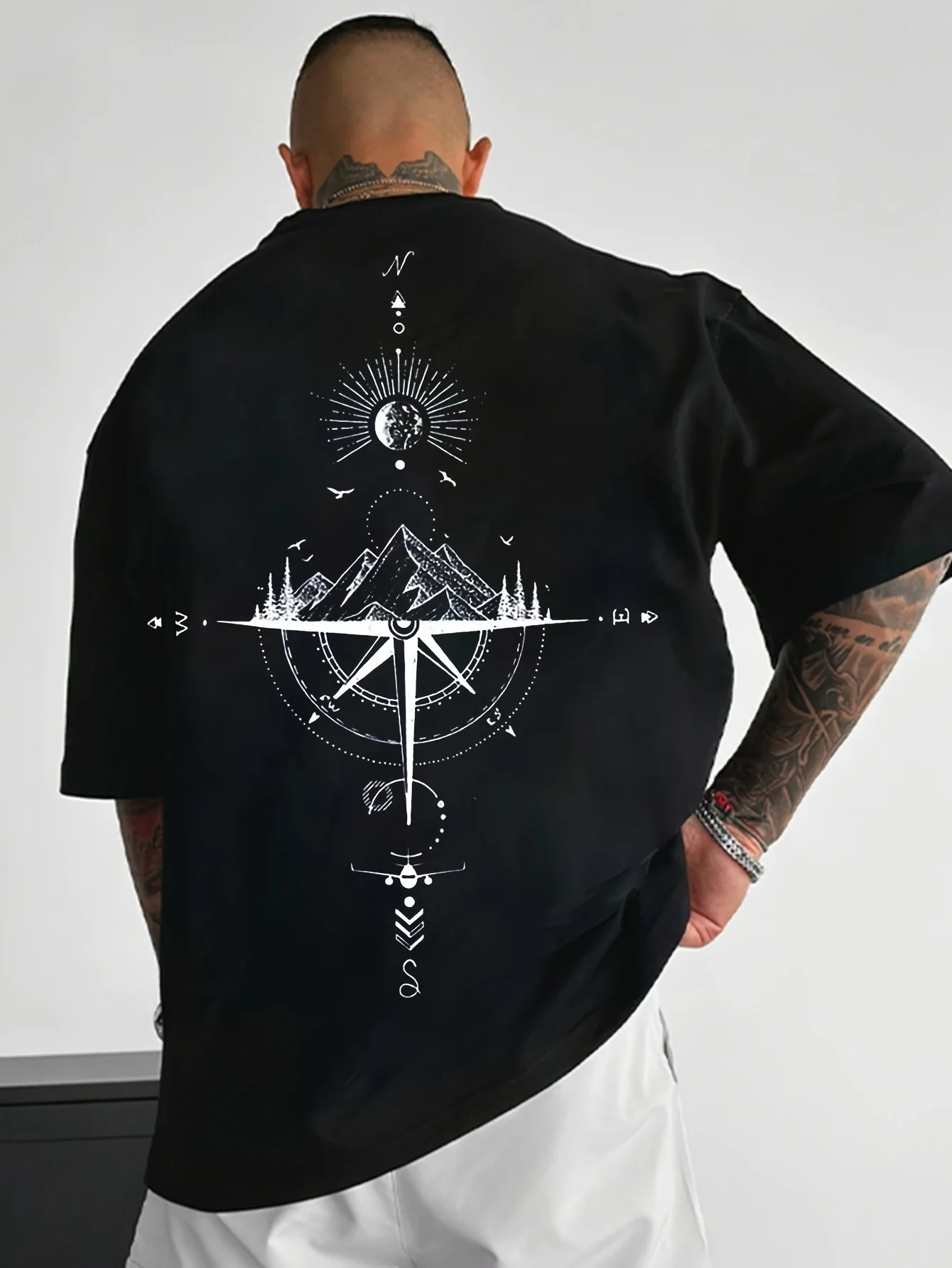 Men's casual compass printed T-shirt - round neck short sleeved perfect choice for summer Made of pure cotton comfortable
Men's casual compass printed T-shirt - round neck short sleeved perfect choice for summer Made of pure cotton comfortable