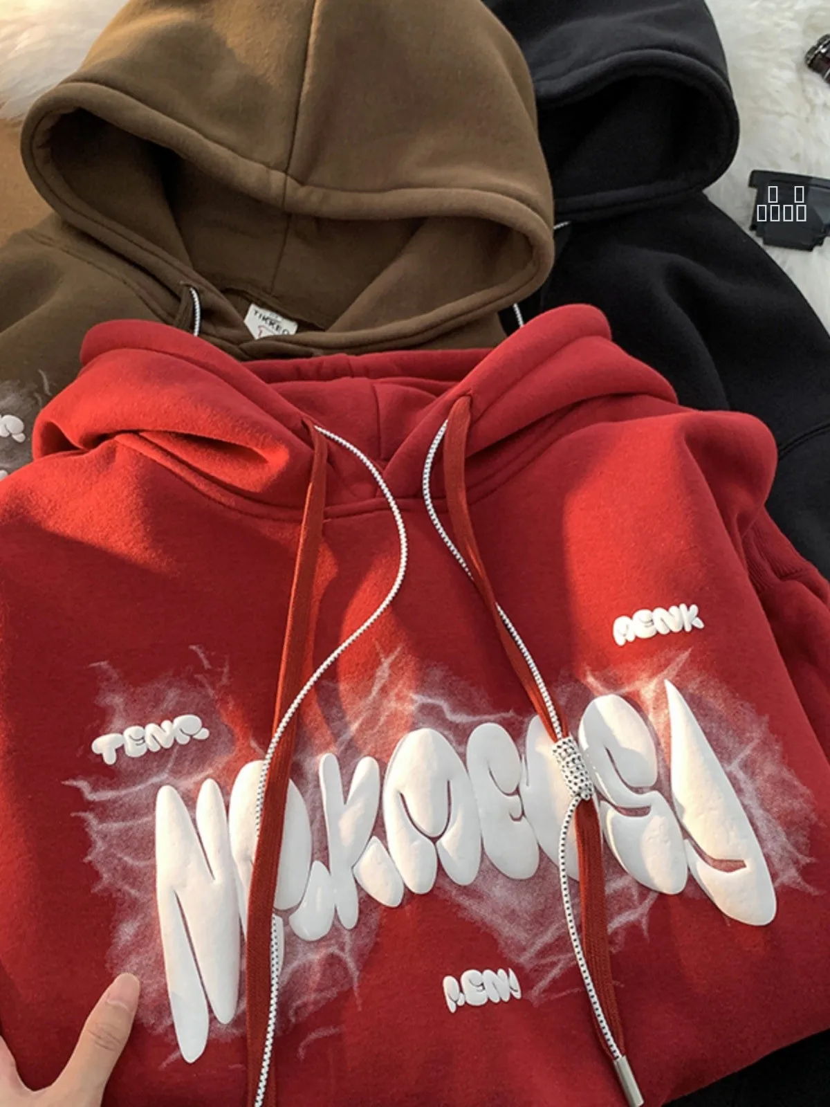 Красная мужская толстовка с капюшоном, новинка весна-осень, плотная, износостойкая, молодежная повседневная верхняя одежда, модный американский бренд, универсальная куртка
Красная мужская толстовка с капюшоном, новинка весна-осень, плотная, износостойкая, молодежная повседневная верхняя одежда, модный американский бренд, универсальная куртка