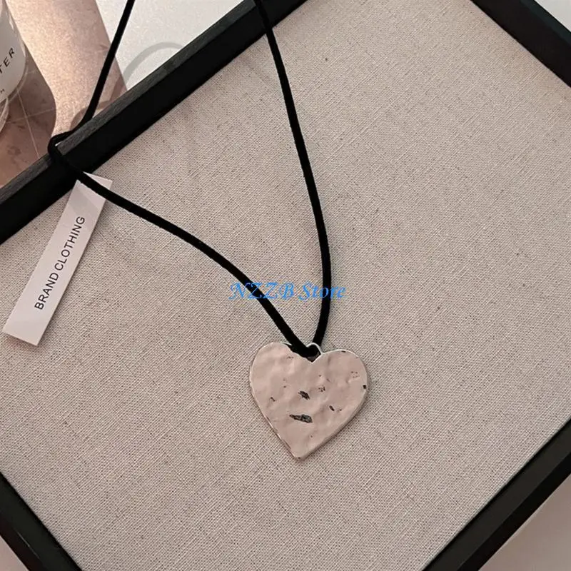 T21F Exaggerated Alloy Heart Pendant Necklace for Women Fashion Neckwear Trend Gift
T21F Exaggerated Alloy Heart Pendant Necklace for Women Fashion Neckwear Trend Gift