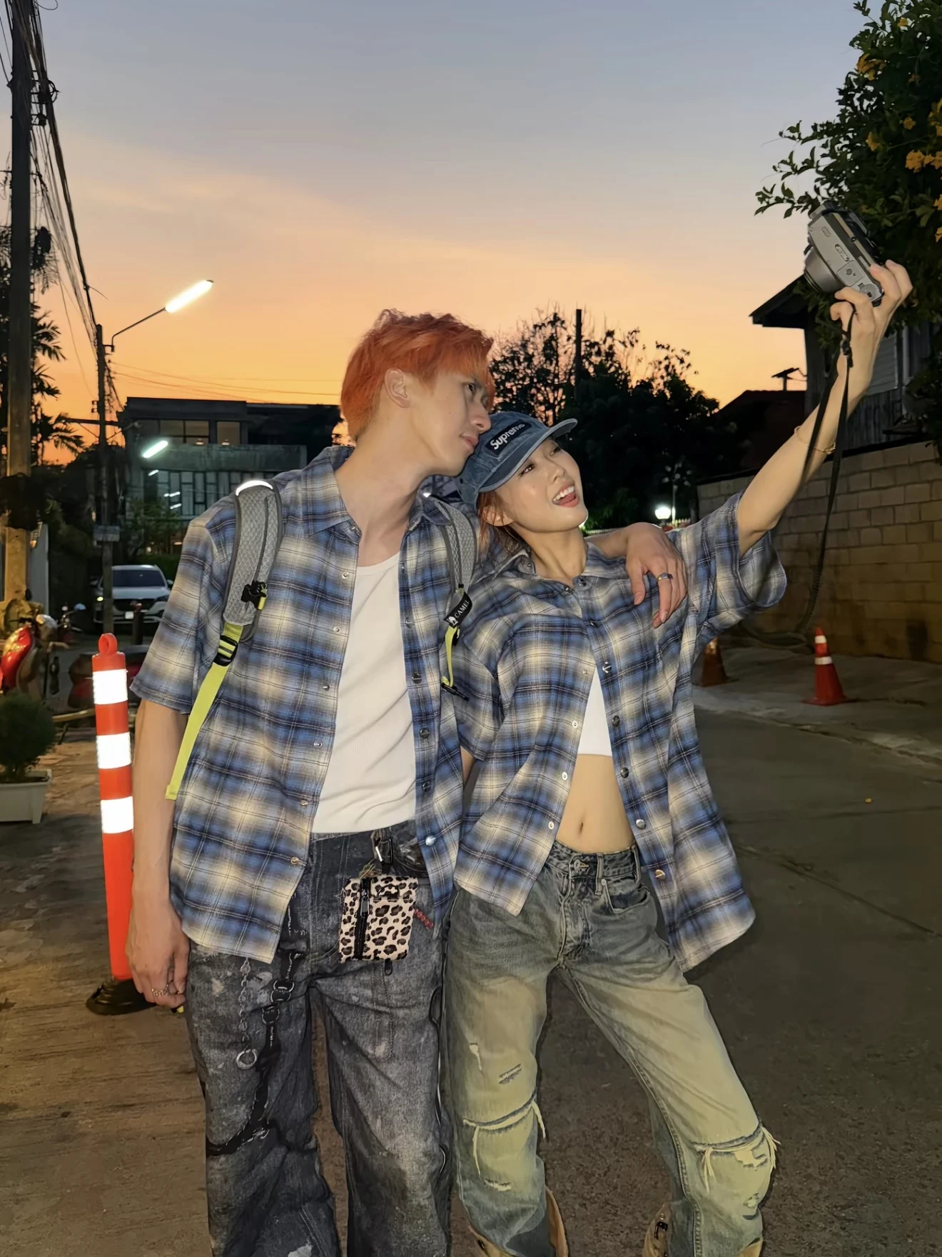 American Style Blue Plaid Short Sleeve Casual Shirt Men's Summer Loose Versatile Lazy Couple's Checkered Top Skin-friendly Br...
American Style Blue Plaid Short Sleeve Casual Shirt Men's Summer Loose Versatile Lazy Couple's Checkered Top Skin-friendly Br...