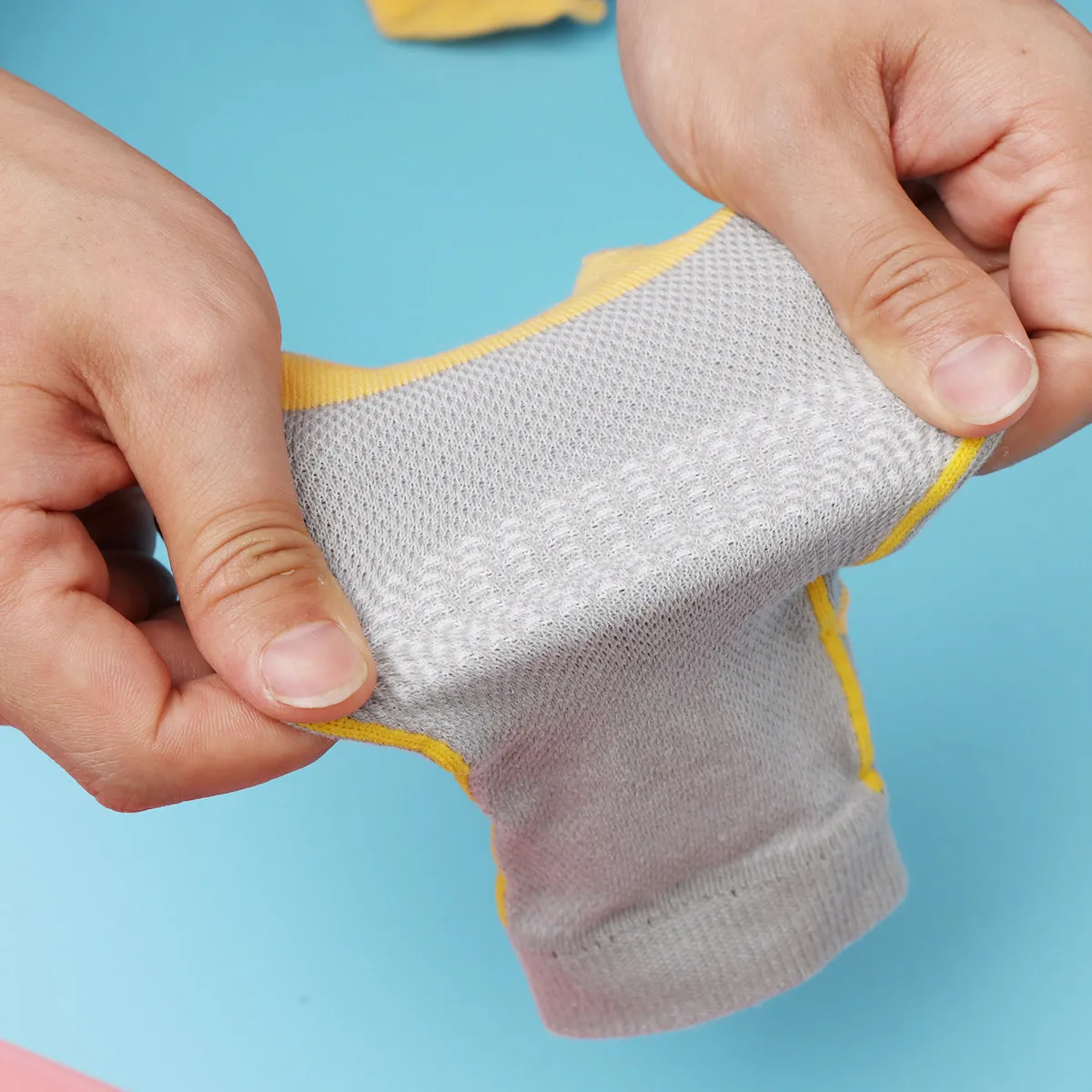 Five Finger Toe Socks Double Heel Thin Breathable Cotton Tube Socks for Running Sports Casual Athletic Gray Yellow
Five Finger Toe Socks Double Heel Thin Breathable Cotton Tube Socks for Running Sports Casual Athletic Gray Yellow
