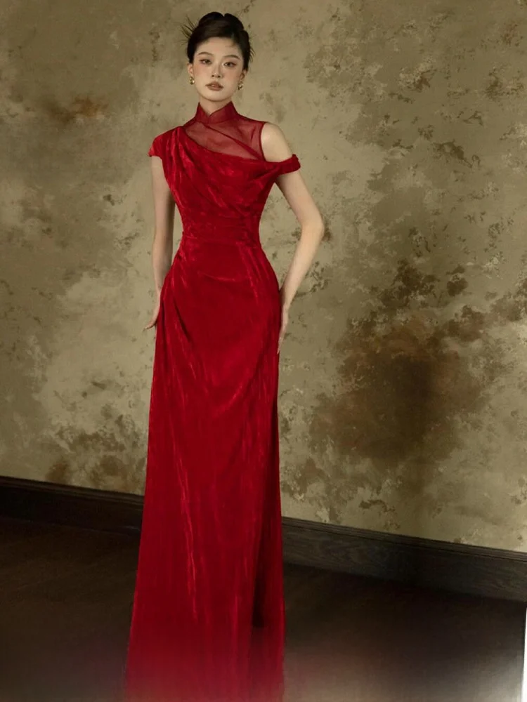 Elegant Red Velvet Bridal Morning Robe New Chinese Style Wedding Dress Long Evening Gown for Women Vintage Luxury Celebration
Elegant Red Velvet Bridal Morning Robe New Chinese Style Wedding Dress Long Evening Gown for Women Vintage Luxury Celebration