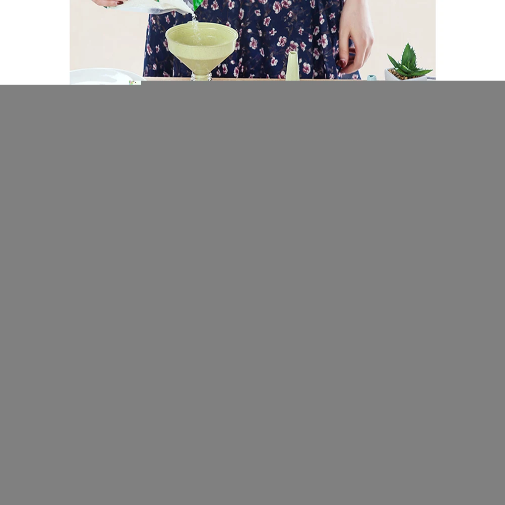 Small Kitchen Funnel Pouring Funnels Blue Bottle Liquid Transferring Household Tools Food Grade Plastic
Small Kitchen Funnel Pouring Funnels Blue Bottle Liquid Transferring Household Tools Food Grade Plastic