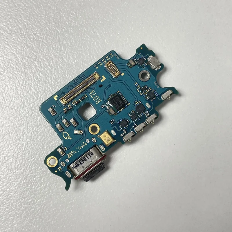USB Charging Port Flex Cable Replacement Type C Charger Dock Board Connector For Samsung Galaxy S22 5G SM-S901U S901 Repair Part 
USB Charging Port Flex Cable Replacement Type C Charger Dock Board Connector For Samsung Galaxy S22 5G SM-S901U S901 Repair Part