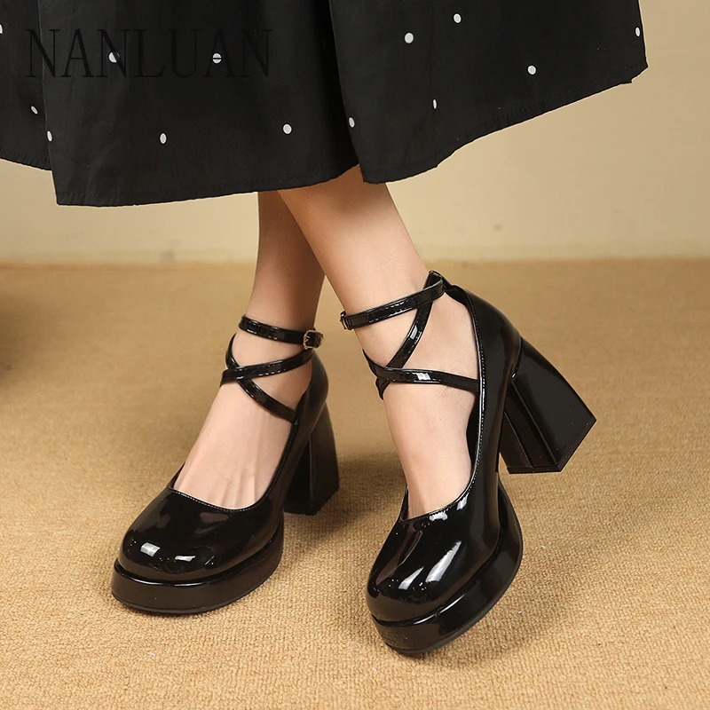 2024 Boutique Autumn High-end Women's Shoes Comfortable Thick Heel Women's Shoes Fashionable Shallow Mouth Banquet Fashion Shoes
2024 Boutique Autumn High-end Women's Shoes Comfortable Thick Heel Women's Shoes Fashionable Shallow Mouth Banquet Fashion Shoes