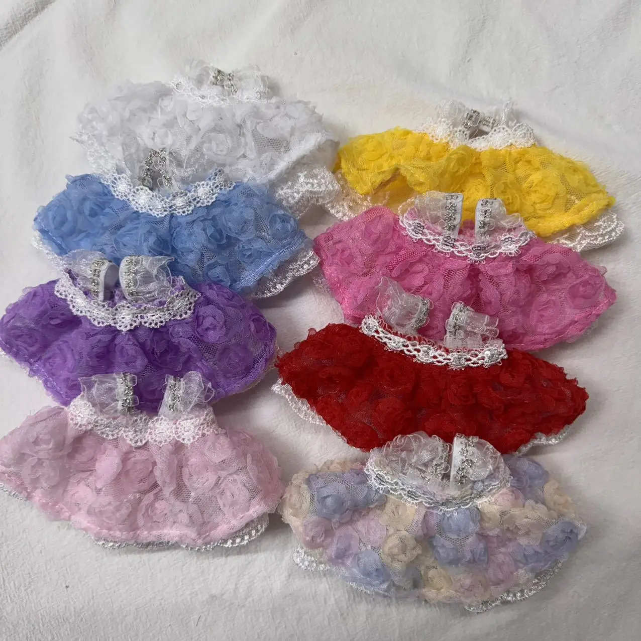 17cm Doll Clothes Plush Toy Labubu Keychain Ornament Pendant Rose Doll Dress Skirt Labubu Accessories
17cm Doll Clothes Plush Toy Labubu Keychain Ornament Pendant Rose Doll Dress Skirt Labubu Accessories