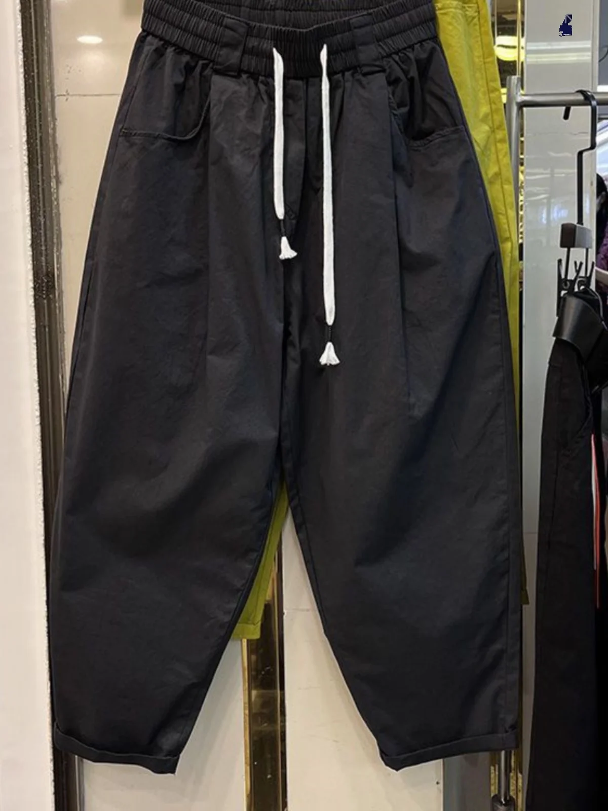 Большие размеры, свободные джинсы для папы, женские повседневные утягивающие брюки Харлан с высокой талией, девятисекционные брюки, корейские брюки для поездок на работу и ветер...
Большие размеры, свободные джинсы для папы, женские повседневные утягивающие брюки Харлан с высокой талией, девятисекционные брюки, корейские брюки для поездок на работу и ветер...